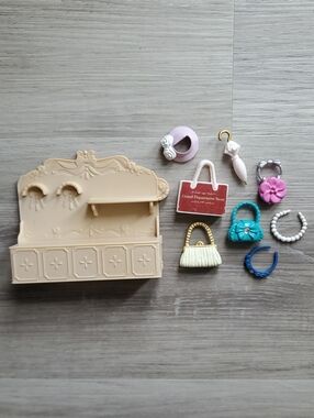 Calico Critters Fashion Showcase Accessories Set